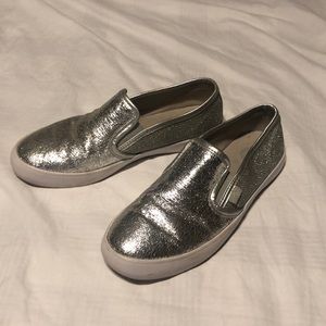 Silver guess slip ones